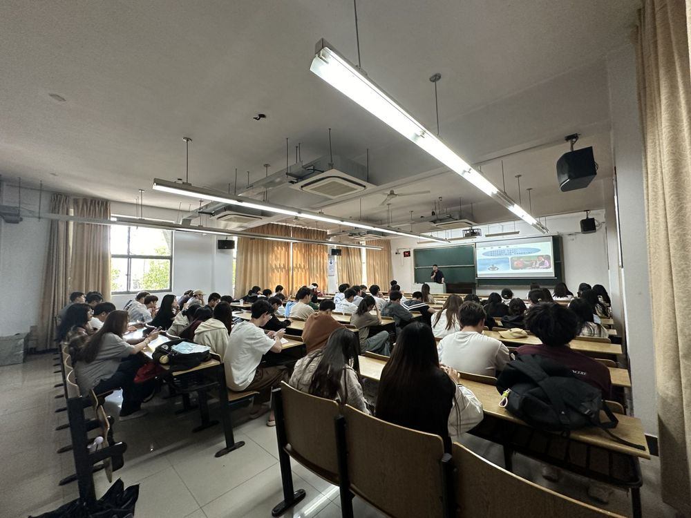 EVO视讯 EVO真人■集团在南京邮电大学通达学院举办讲座