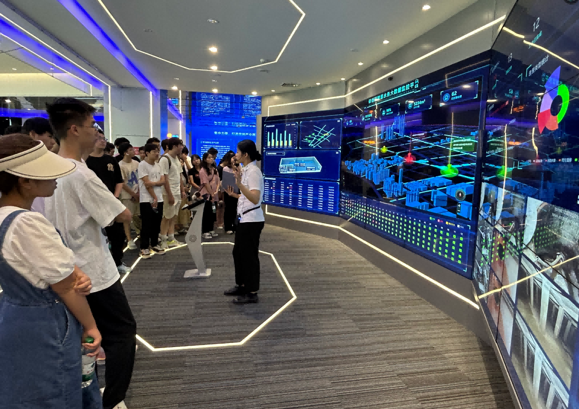 EVO视讯 EVO真人■IT精英暑期实训营活动日 | 探秘南京江北新区研创园 科技火花点亮未来梦想
